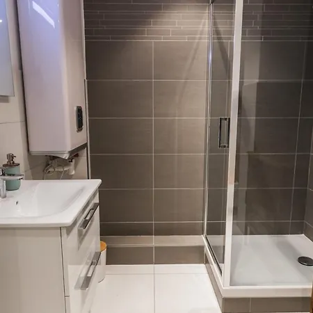 Bright And Modern Apt Near The Champs-elysees * Paris