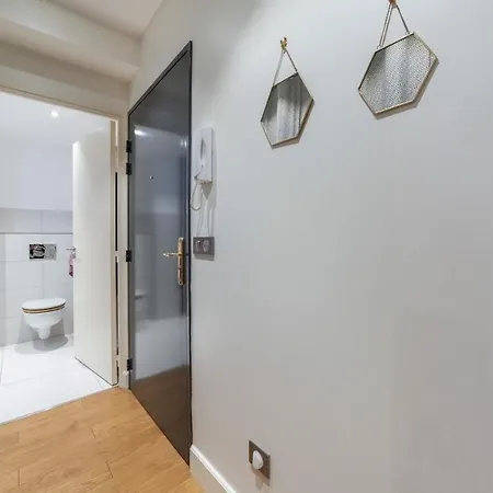 Bright And Modern Apt Near The Champs-elysees * Parigi
